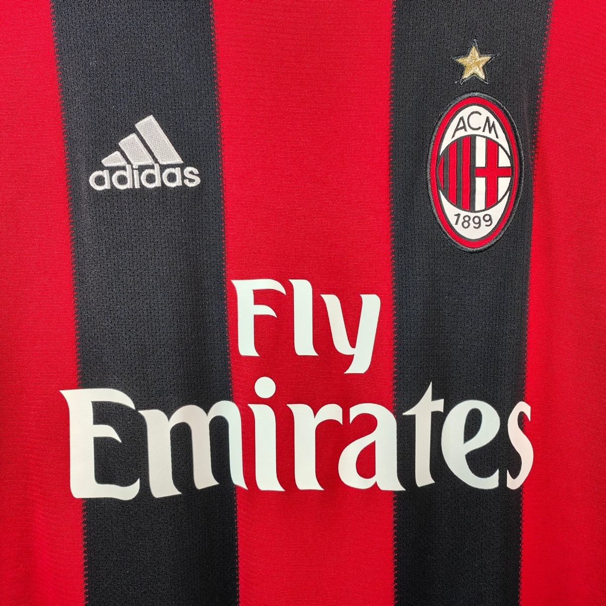 2010-11 AC Milan 1a Equipación